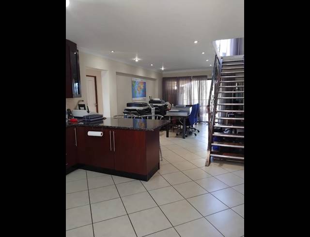 3 BEDROOM TOWNHOUSE FOR SALE IN PRIMROSE